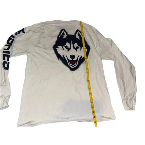 UCONN Huskies Champion White Long Sleeve Shirt Size Large? Logo Sellout Arm Y2K - Picture 6 of 7
